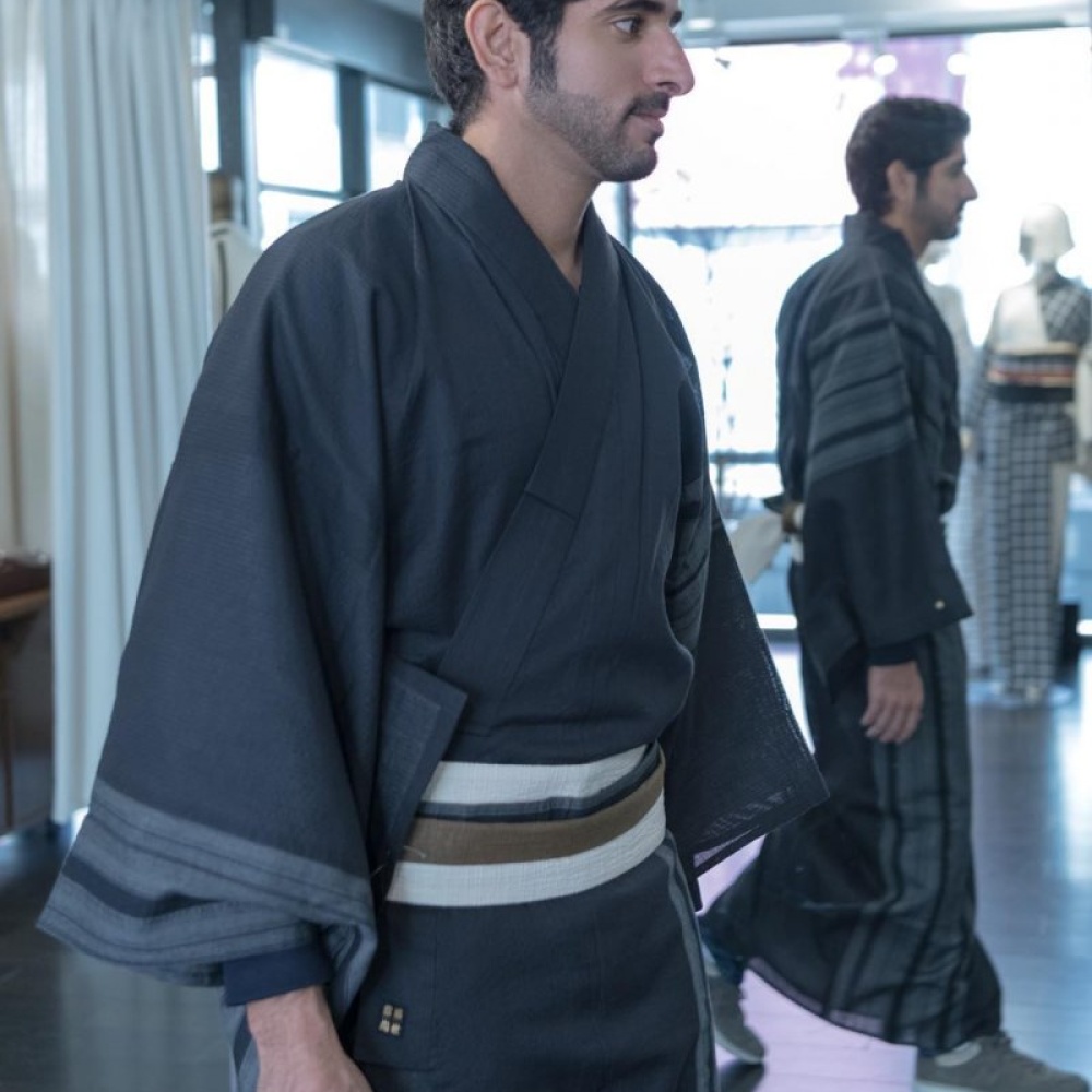 يستعد فزاع للاستمتاع بالتقاليد اليابانية من خلال ارتداء الثوب التقليدي