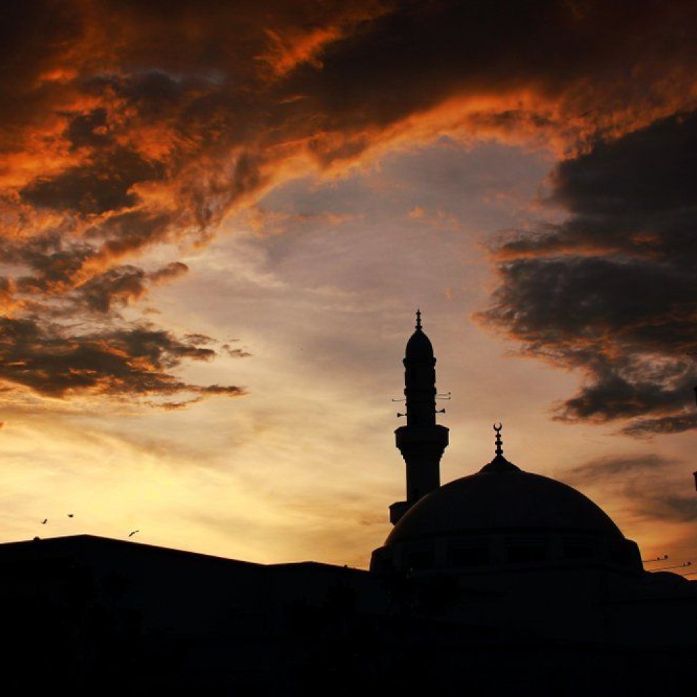 بتوقيت دبي موعد اذان المغرب الثالث والعشرين من رمضان 2019
