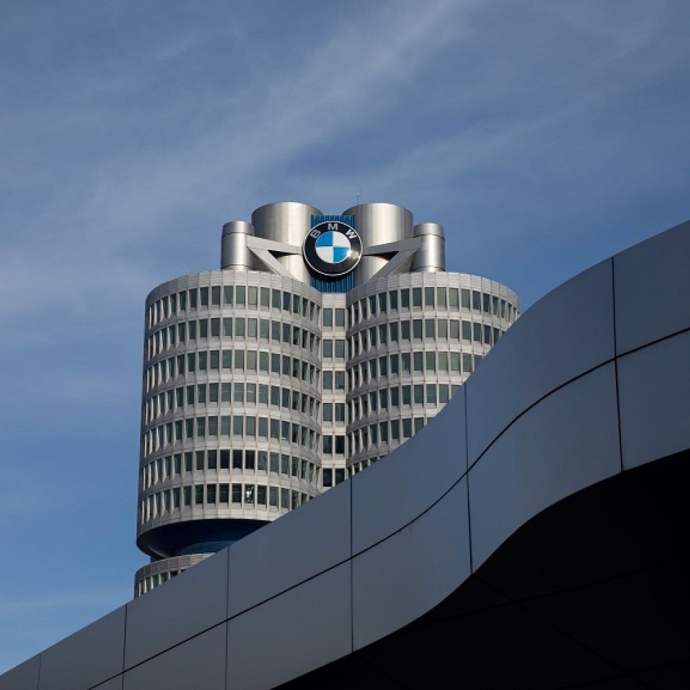 مجموعة BMW وجاغوار لاند روفر تطوران الجيل القادم من تكنولوجيا السيارات الكهربائية