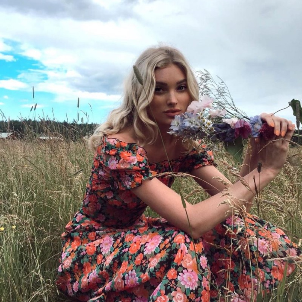 نشرت إلسا هوسك صورة لها في السويد تبدو بها مستمتعة بالطبيعة والهواء النقي