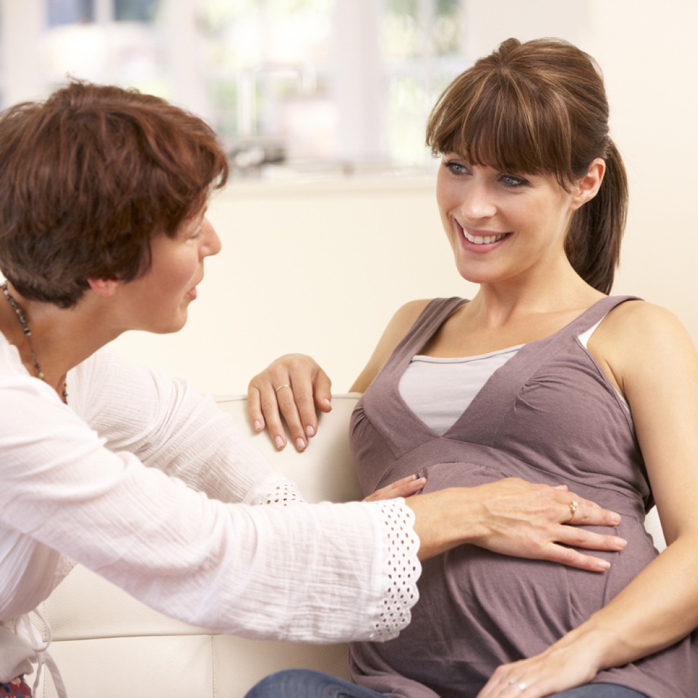 إيجابيات وسلبيات الحمل بعد الأربعين