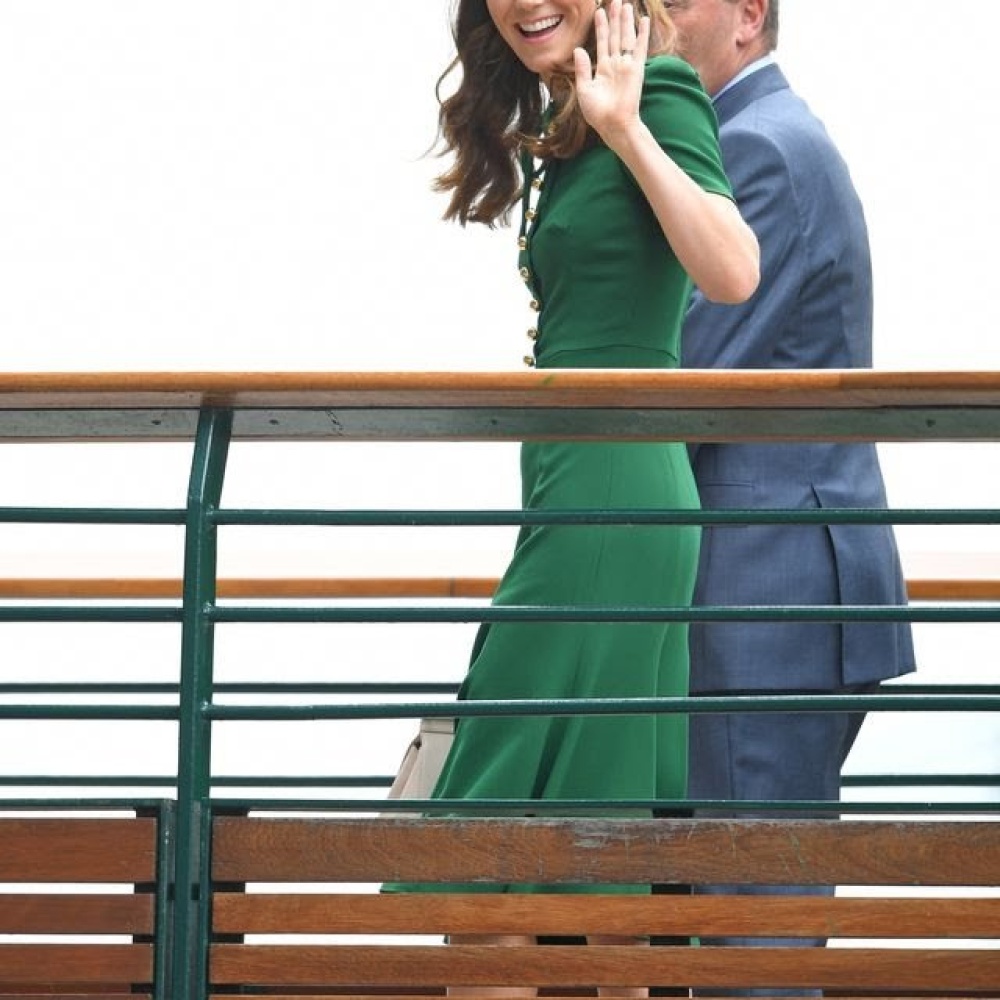 كيت ميدلتون متألقة بالأخضر أثناء حضور المباراة النهائية للسيدات في ويمبلدون اليوم