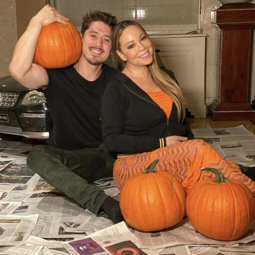 صورة مرحة تجمع ماريا كاري بزوجها بمناسبة يوم الهالوين