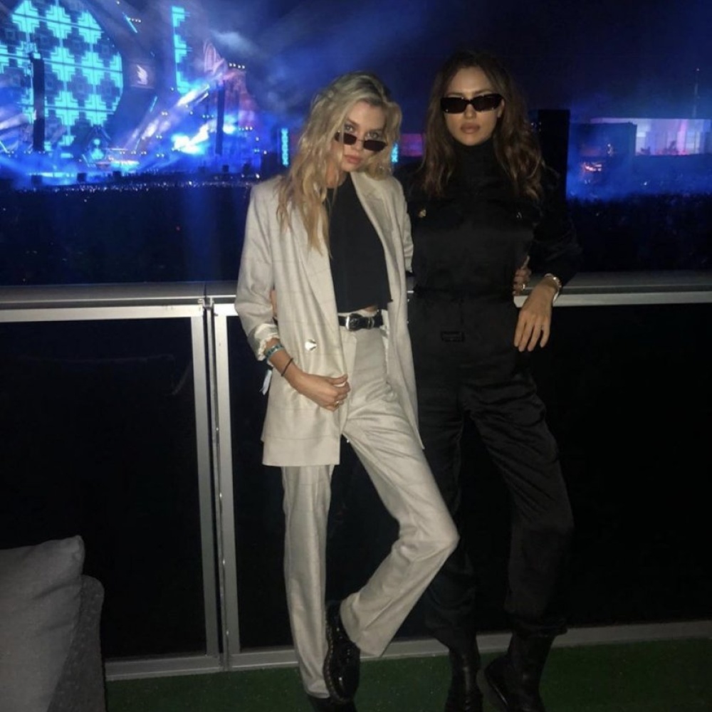 إيرينا شايك وستيلا ماكسويل في حفل MDL Beast في الرياض