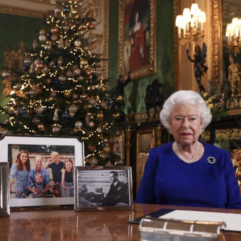 أجدد صورة للملكة اليزابيث نشرت عبر حساب العائلة الملكية البريطانية