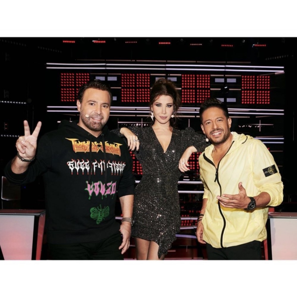 صورة تجمع حكام برنامج ذا فويس كيدز من كواليس الحلقة الجديدة