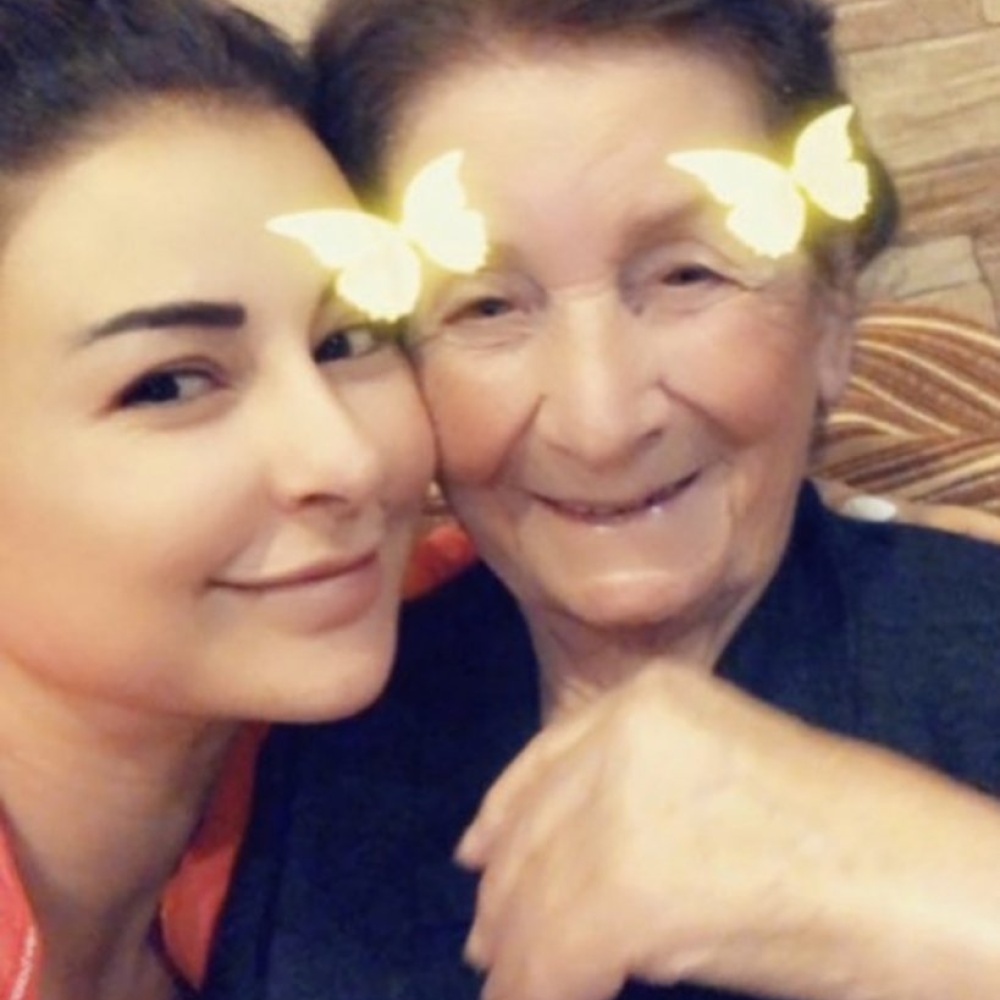 ماغي بو غصن تنشر الإيجابية لمتابعيها مع أقوال جدتها البالغة من العمر 103 عام