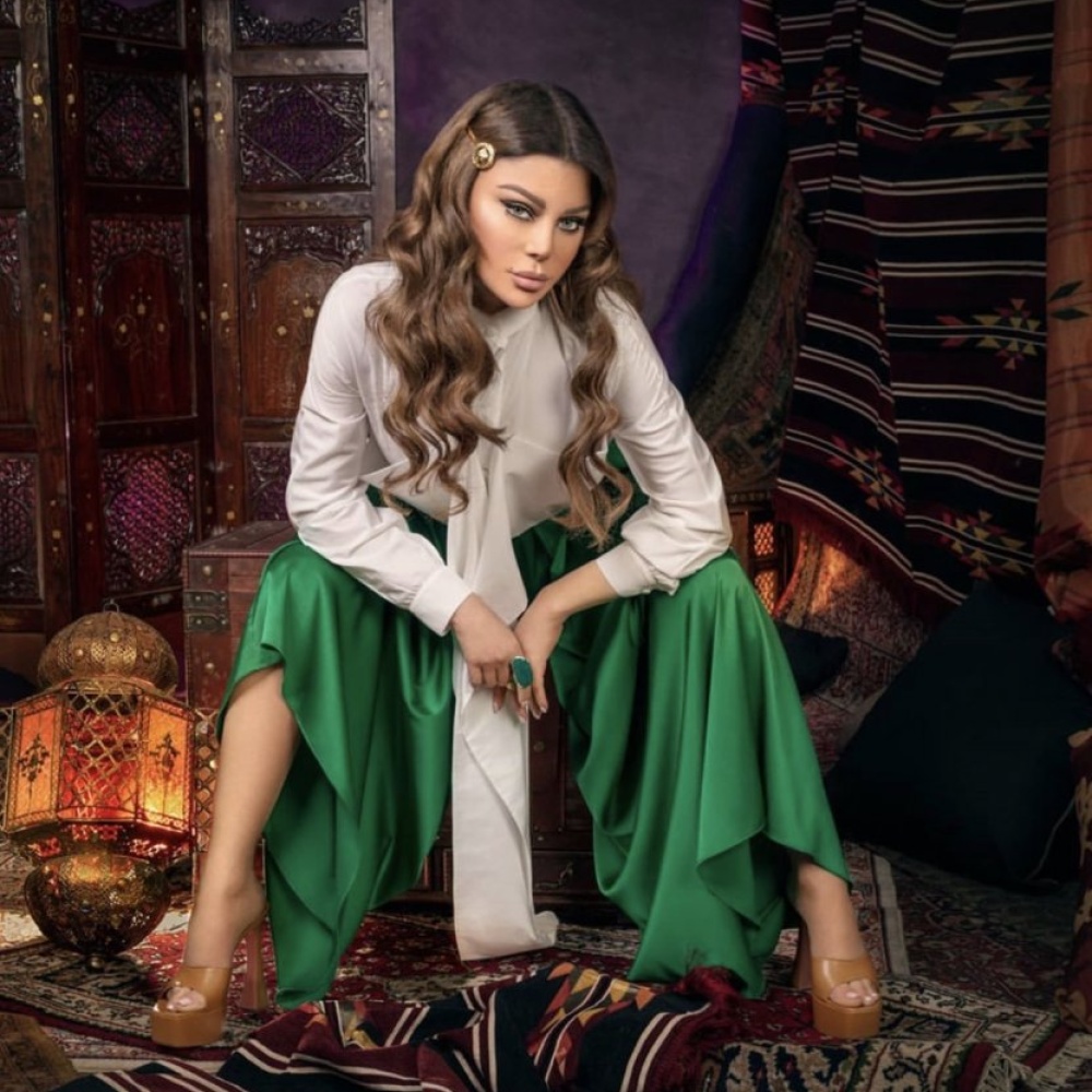 هيفاء وهبي تتألق بإطلالة رمضانية رائعة في أجدد جلسة تصوير لها