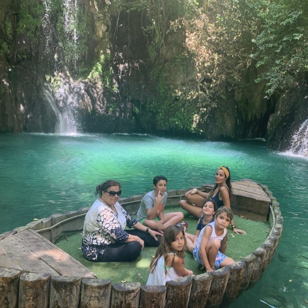 نادين نسيب نجيم تتجول في مناطق لبنان الجميلة برفقة عائلتها