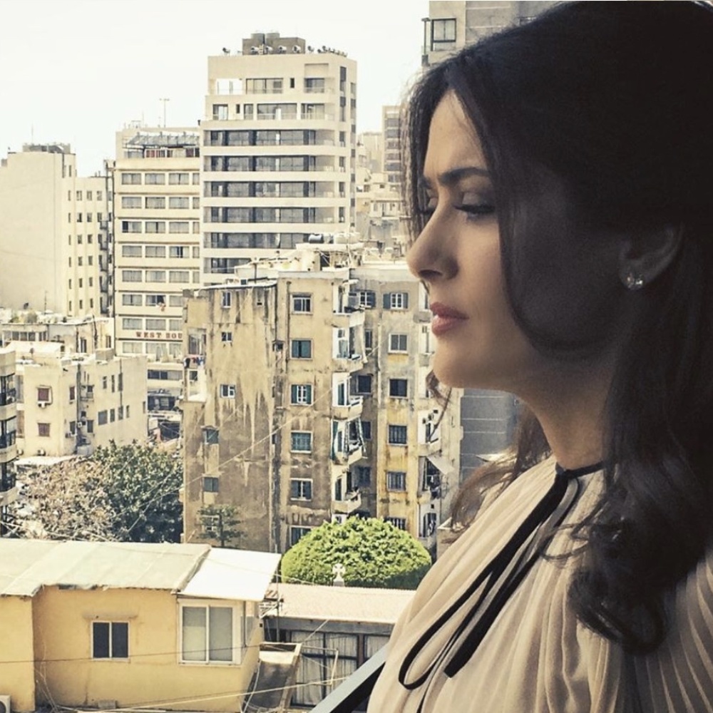 سلمى حايك تسترجع ذكرياتها في بيروت بعد كارثة الإنفجار