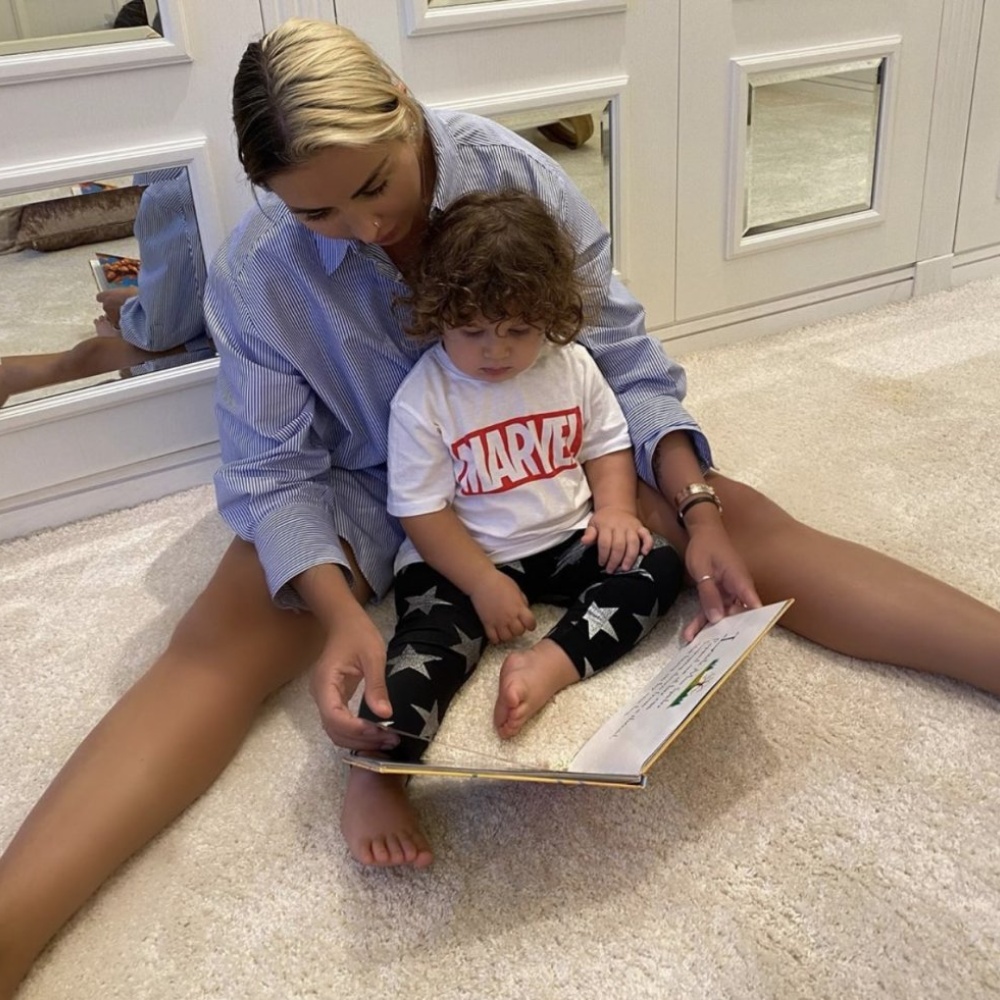 صورة لطيفة نشرتها جويل ماردينيان مع ابنها ناثان