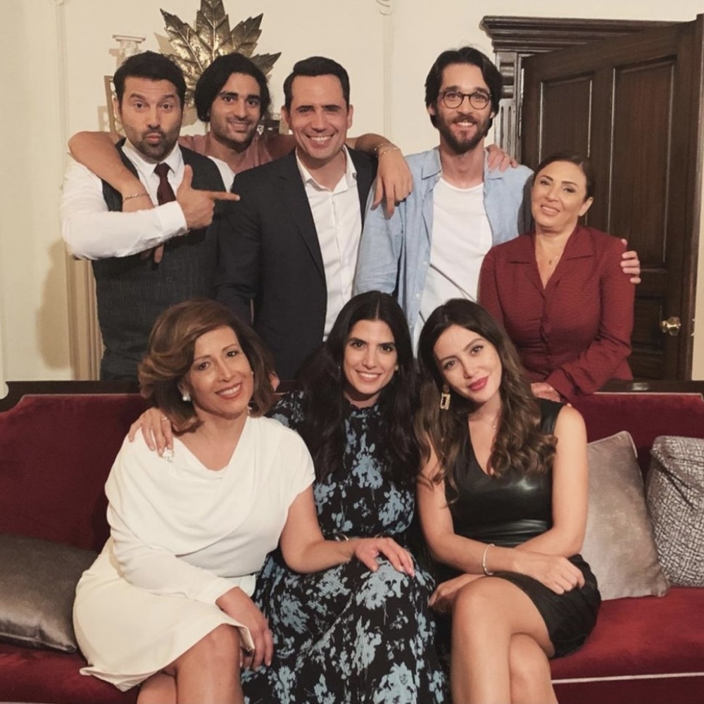 صورة لطيفة لأبطال مسلسل عروس بيروت من كواليس الجزء الثاني