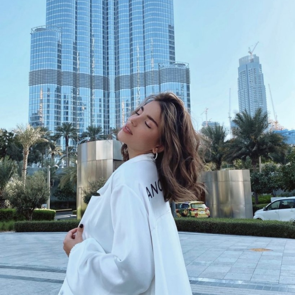 سينتيا صاموئيل تستمتع بالأجواء الرائعة في دبي