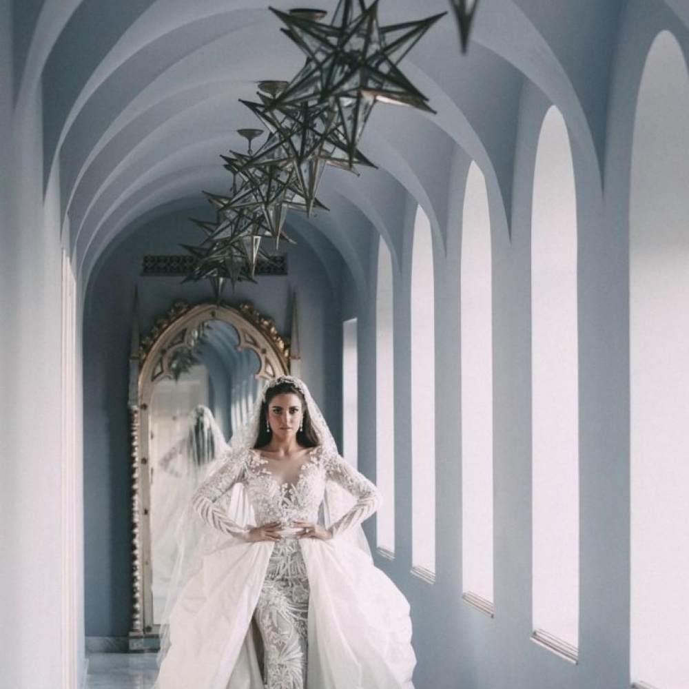 أحدث صور لإطلالة درة زروق الأنثوية في حفل زفافها