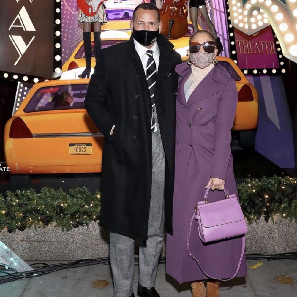 أحدث ظهور لجينيفر لوبيز برفقة خطيبها أليكس في نيويورك