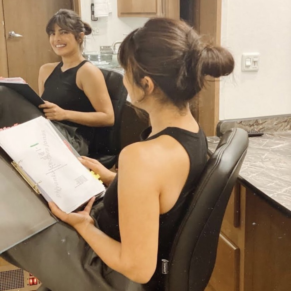 بريانكا شوبرا تنشر صورة من كواليس فيلمها الجديد في لندن