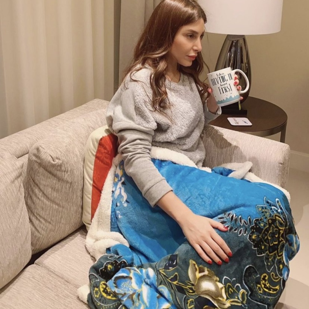 يارا تقضي وقتها بالاسترخاء في المنزل ومشاهدة أفلامها ومسلسلاتها المفضلة