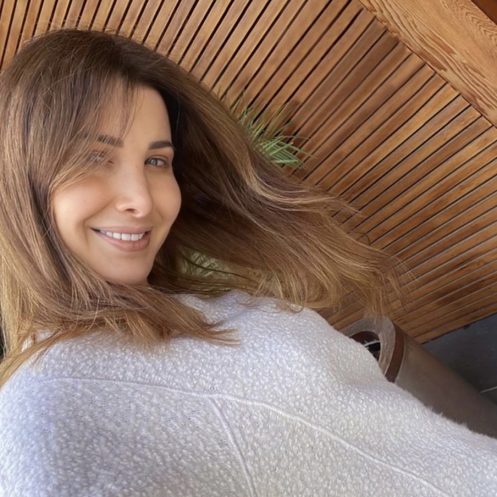 نانسي عجرم تنصح متابعيها بالبقاء في المنزل مع زيادة أعداد إصابات كورونا