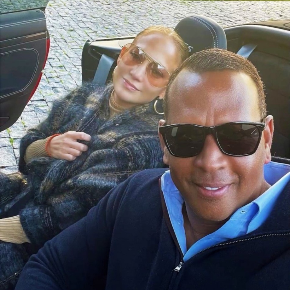 جينيفر لوبيز وخطيبها أليكس رودريجيز في جولة حول فلوريدا