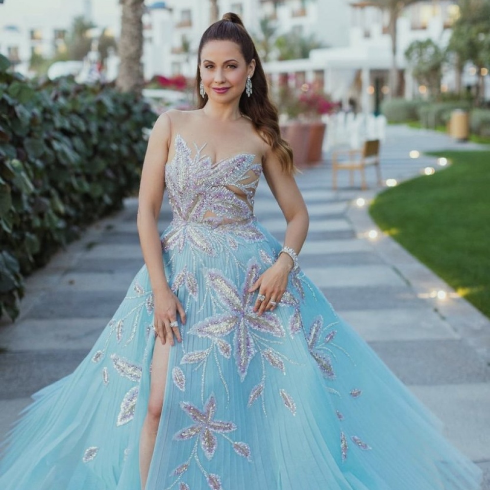 ريا أبي راشد تشارك بحفل غولدن غلوب 2021 لكن من دبي