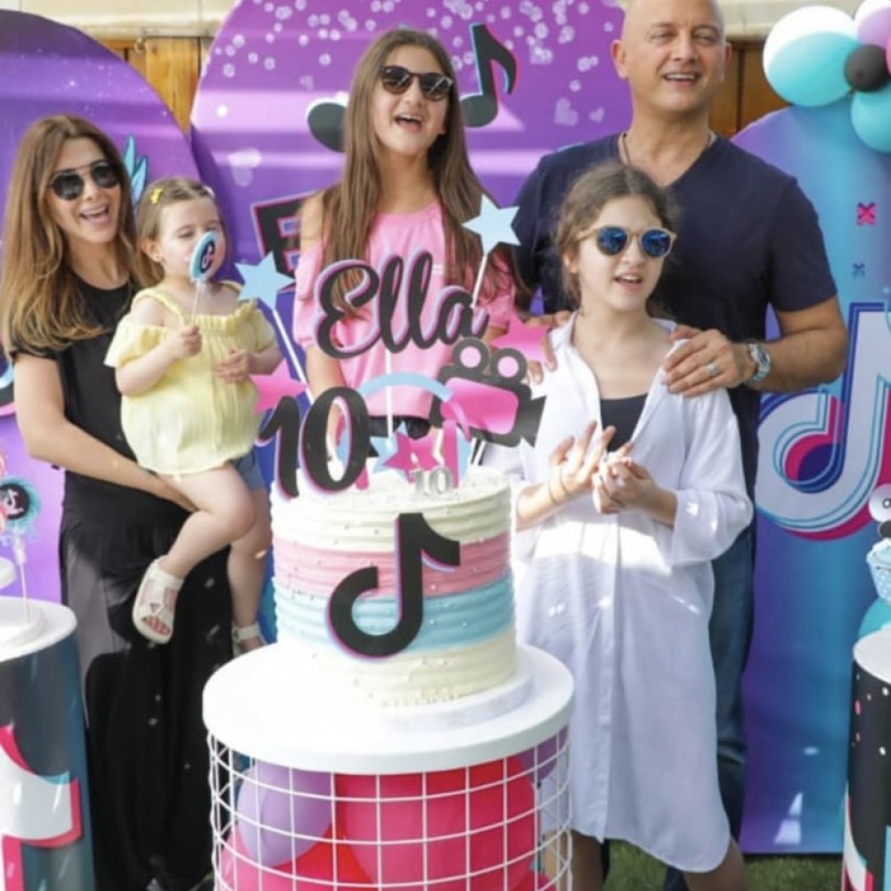 نانسي عجرم تحتفل بعيد ميلاد ابنتها إيلا برفقة العائلة بأكملها