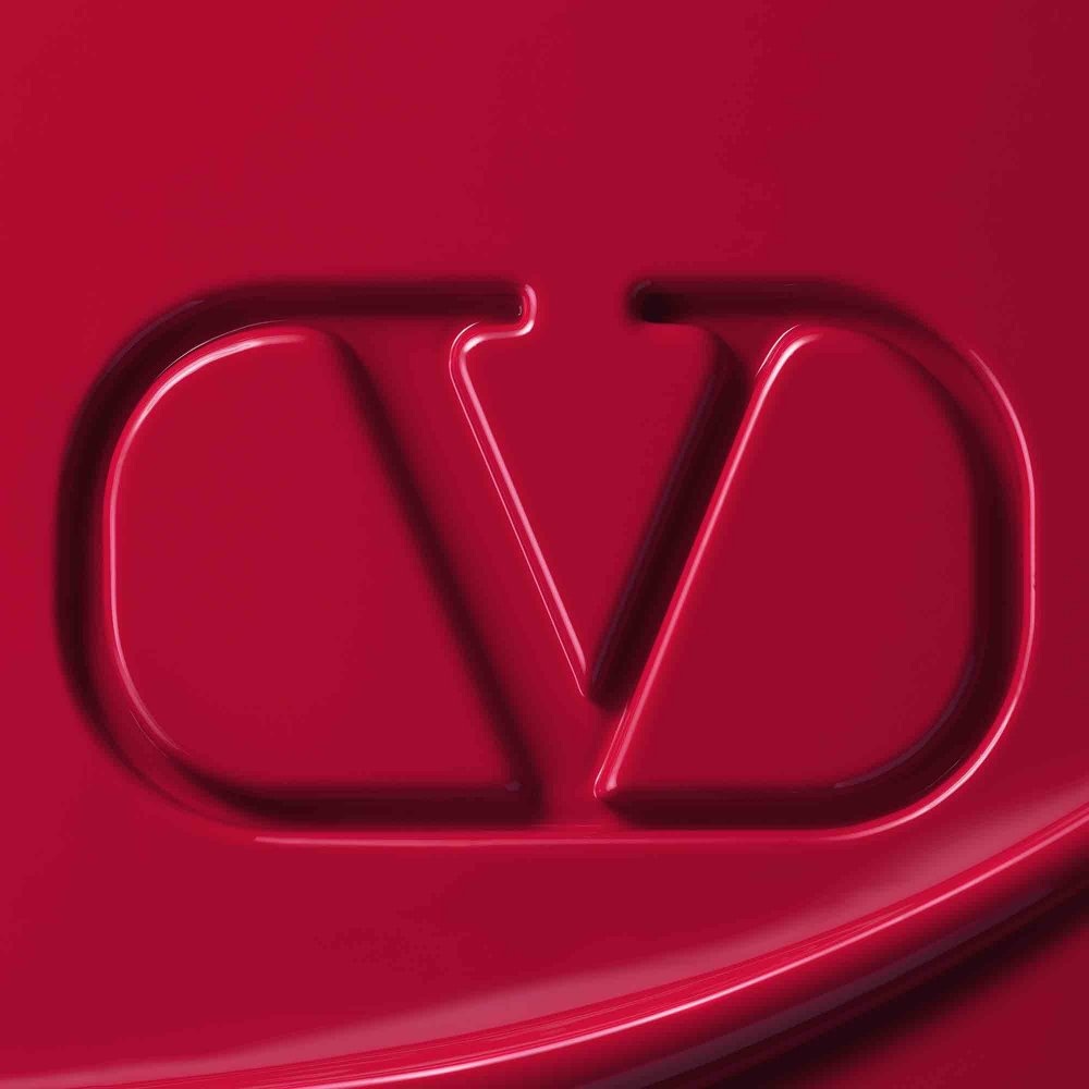 Valentino Beauty.. علامة للنساء الحالمات