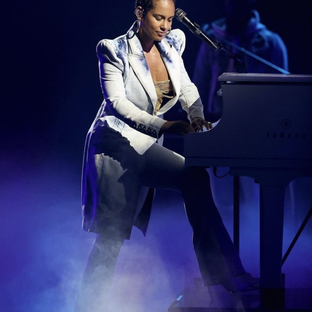 أليشيا كيز تقدم عرضها خلال حفل Billboard Music Awards 2021 قبل ساعات قليلة