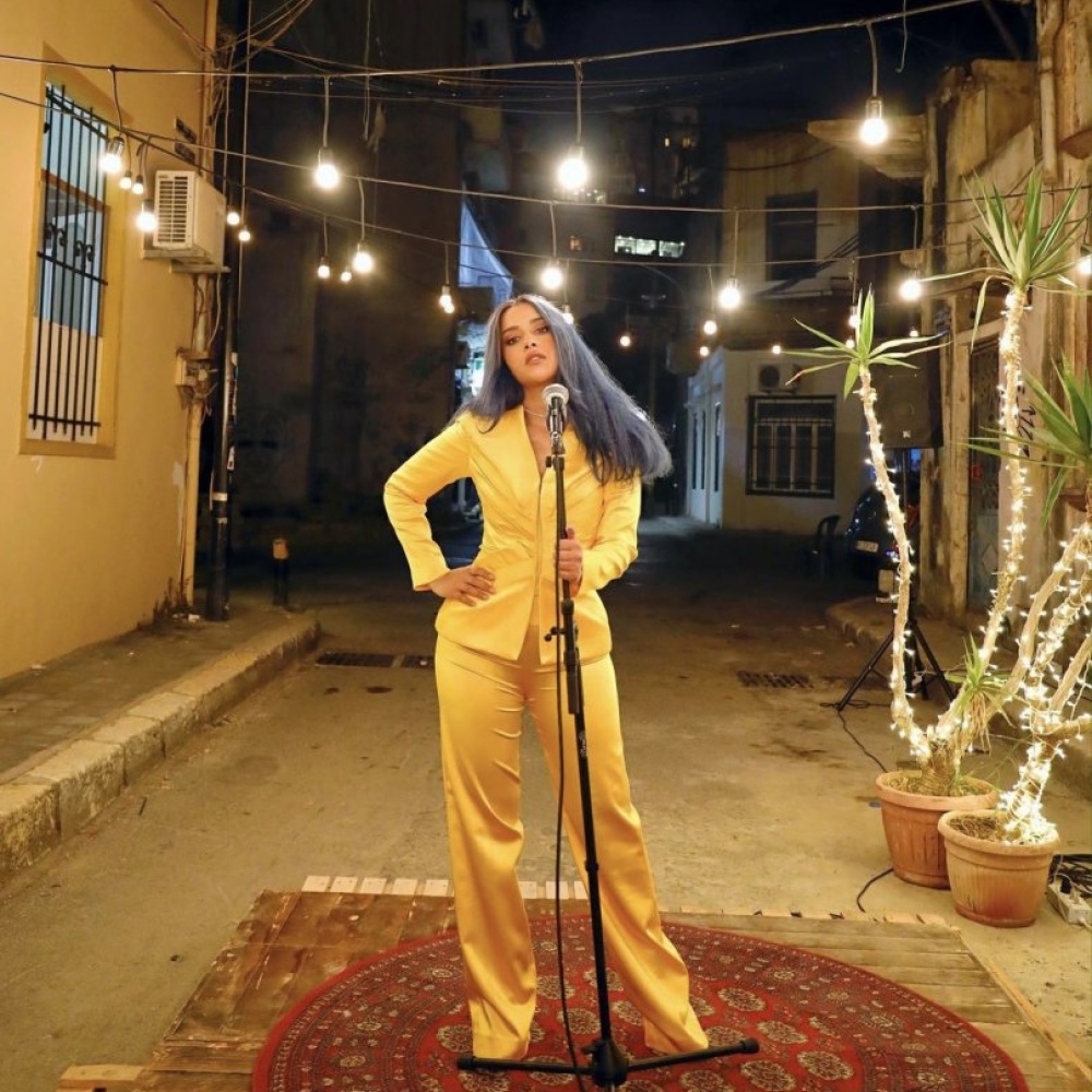 بلقيس فتحي تنشر صور من كواليس فيديو كليب أغنية جبار على انستغرام