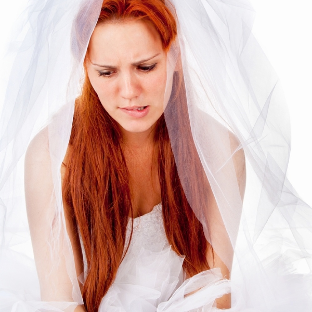 كرهت خطيبة شقيقها... فألغت زواجهما! 