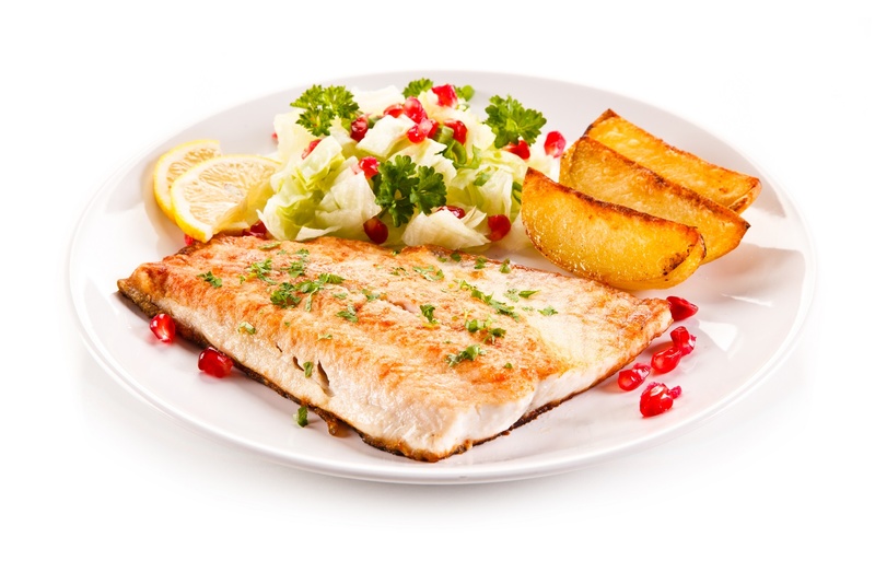 طريقة عمل سمك فيليه بالبطاطس