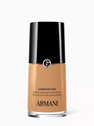 كريم الأساس الذي رسّخ مفهوم البشرة المضيئة Armani Beauty Luminous Silk Foundation	