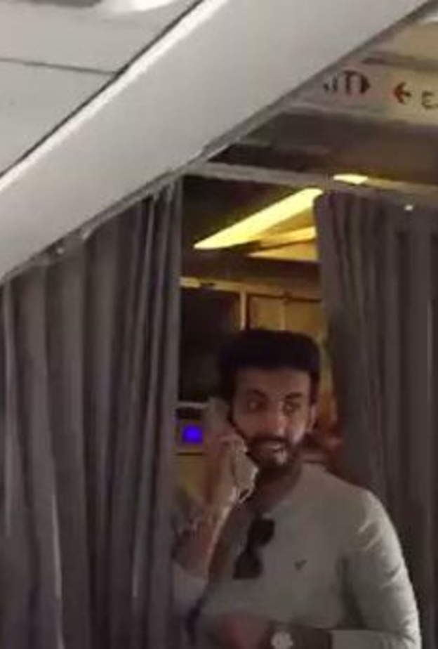 بالفيديو شاب سعودي يتحدى التأتأة