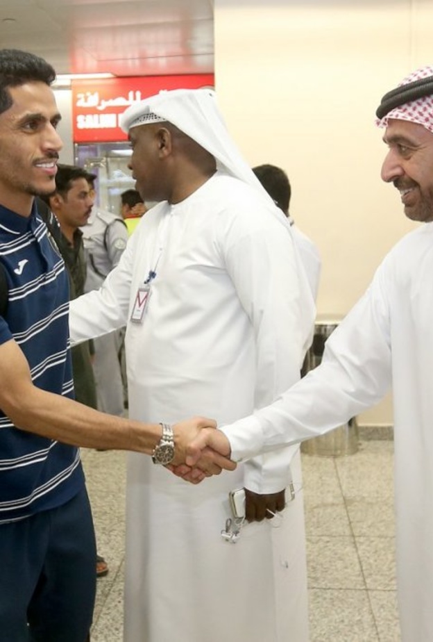 وصول فريق التعاون السعودي مطار الشارقة