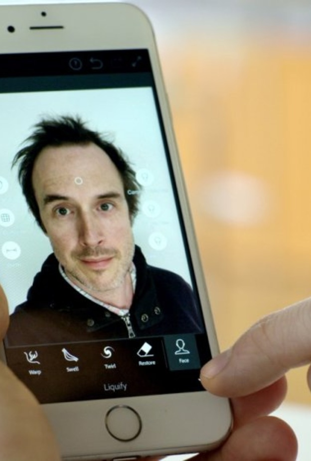 أدوبي تطلق تطبيقا شيقا لتعديل صور السيلفي الرديئة