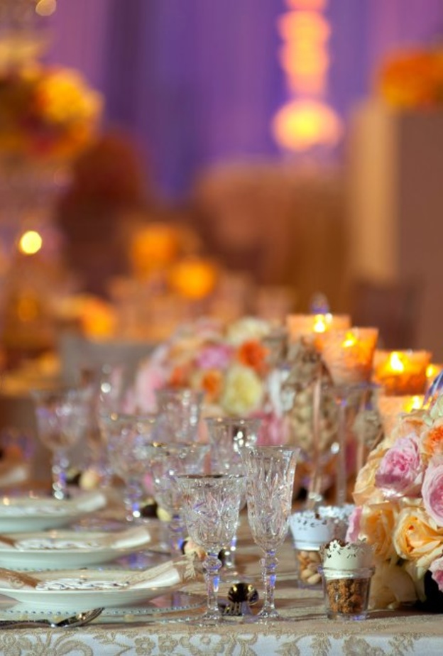 تفاصيل مميزة من أعراس مركز دبي التجاري العالمي.