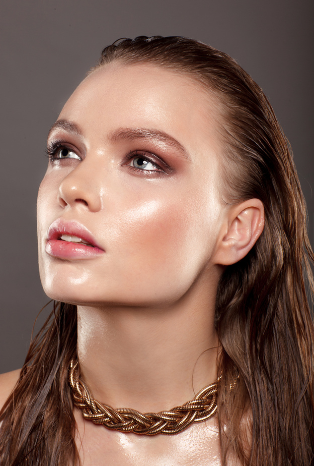 تأكدي من حصولك على بشرة لامعة وبرونزية