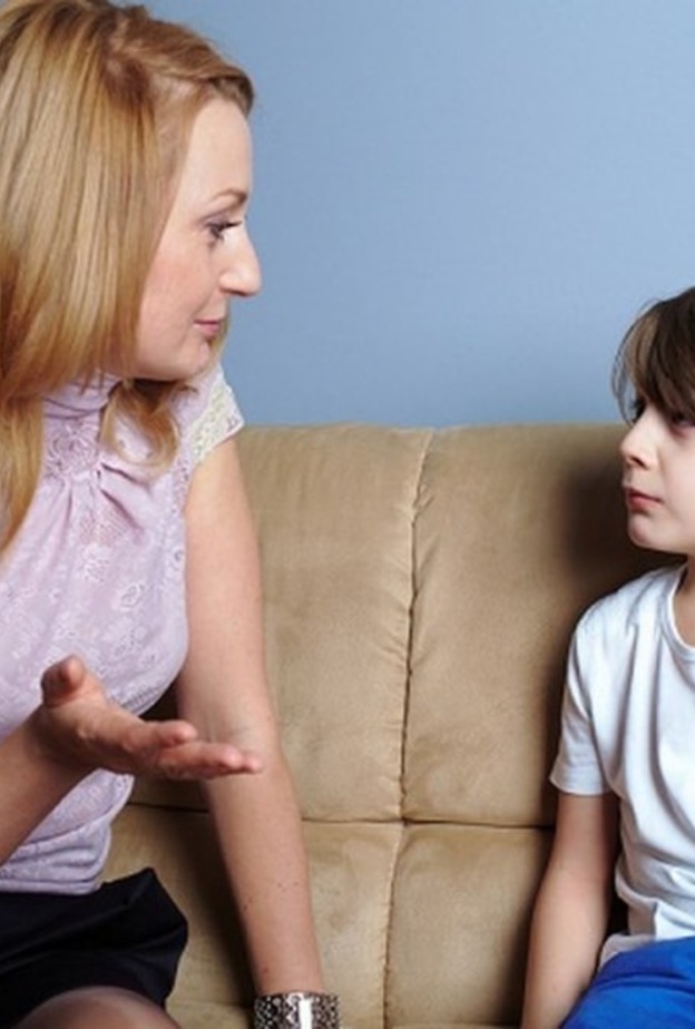 نصائح للأم لتوطيد علاقة ابنها بابيه المسافر 