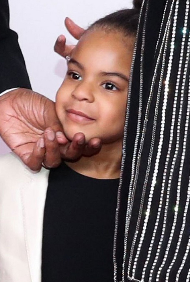 صوت بكاء بلو أيفي