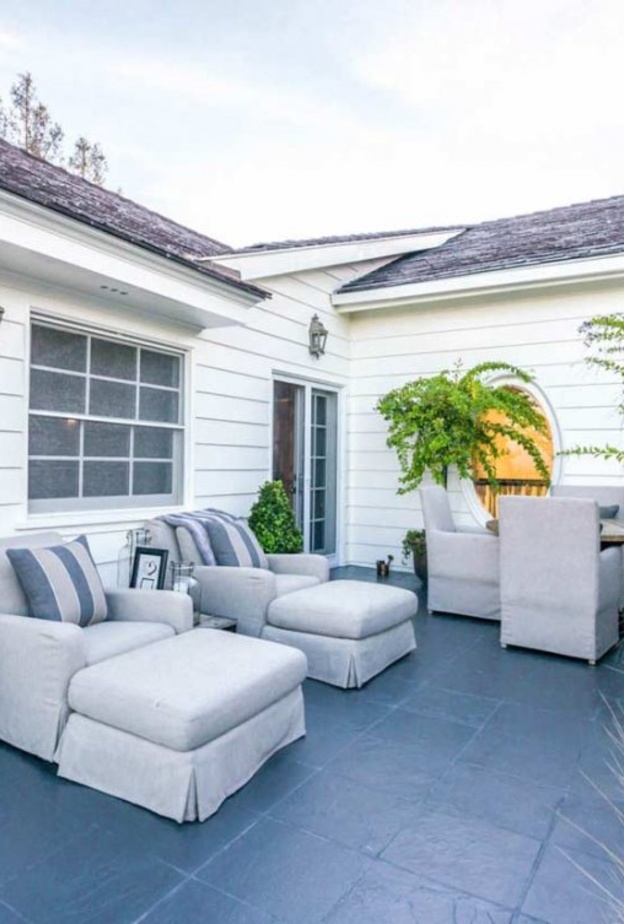 فخامة التفاصيل باللون الذهبي في منزل جينيفر لوبيز Jennifer Lopez