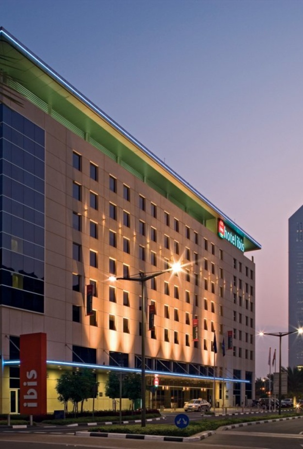 فندق إيبيس مركز التجاري العالمي يوجد في مركز التجارة العالمي في دبي