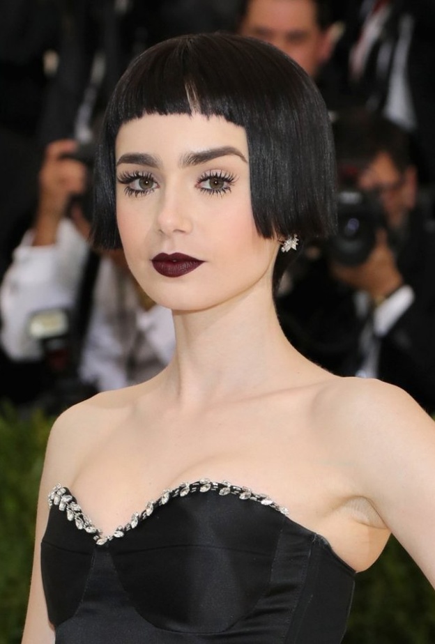 الوان احمر الشفاه الأحمر المائل الى البرتقالي على خطى كيندال جينرJenner kendall.