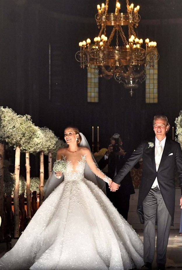 تكلفة فستان العروس بلغت 700 الف استرليني