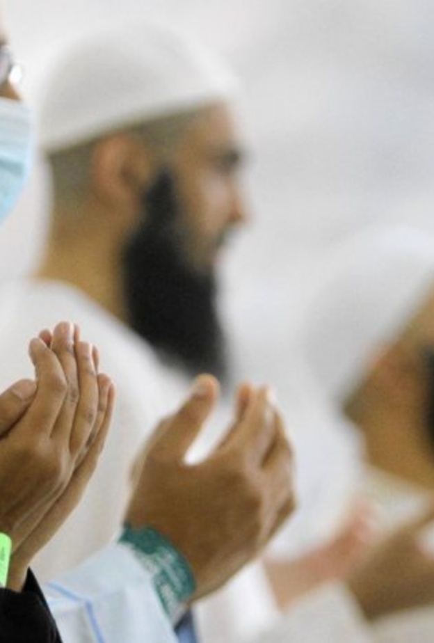 غسل اليدين مهم قبل وبعد إرتداء الكمامات