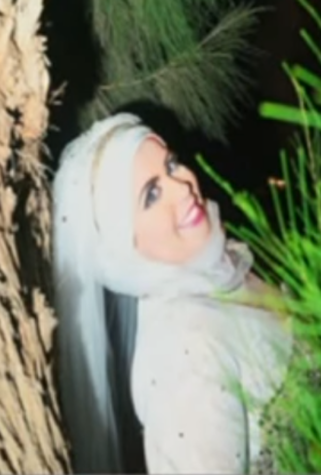 العروس مع اصحابها.