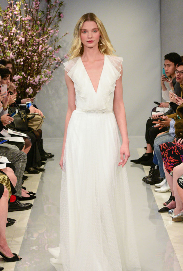 فستان زفاف مشكوك بالشواروفسكي