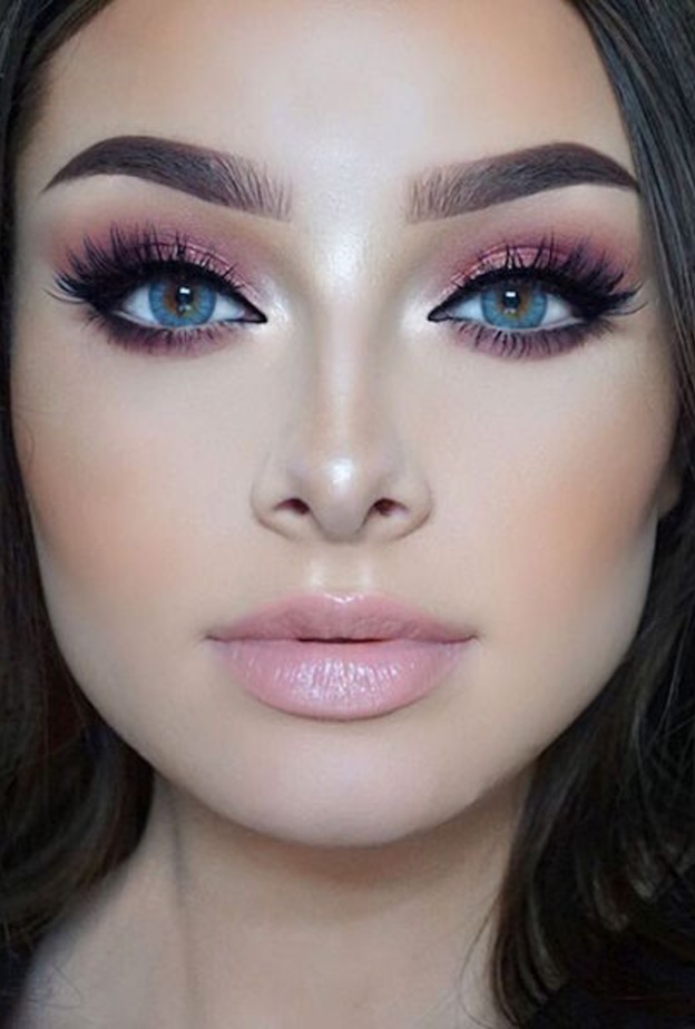 احصلي الآن على إطلالة مكياج عيد الحب الوردية