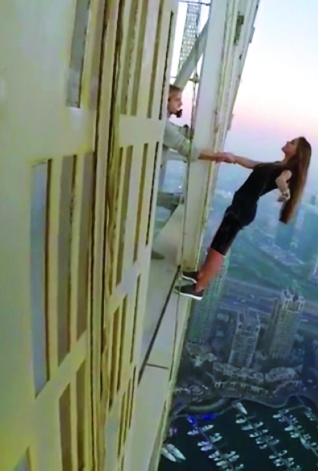 عارضة الأزياء الروسية فيكتوريا أودينتسوفا تعترف بتوترها