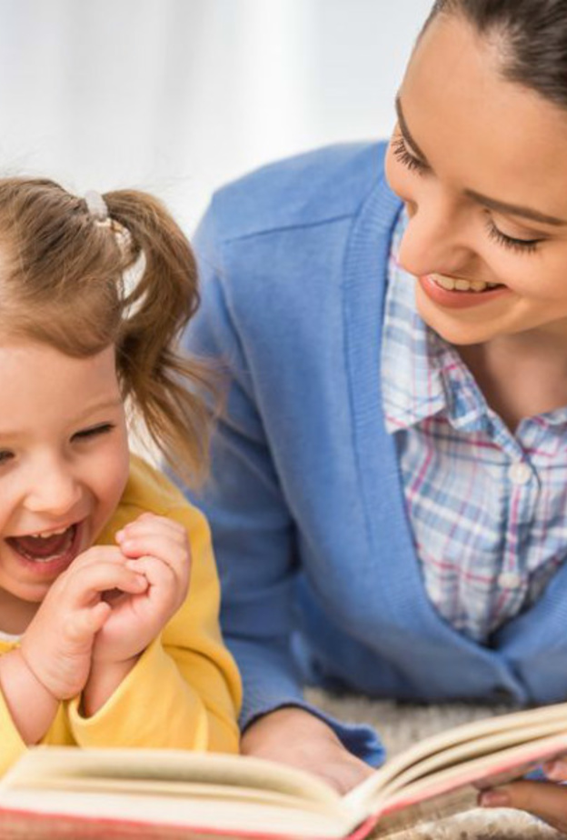 قصص الأطفال ضرورة هكذا تدخلينها إلى عالم طفلك