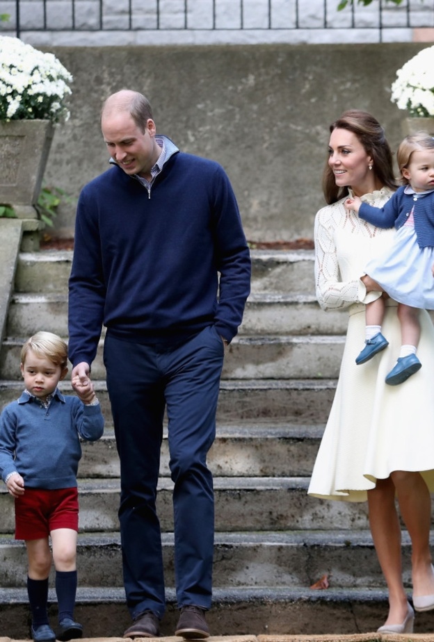 عائلة كامبردج في مهمة رسمية نيابة عن الملكة