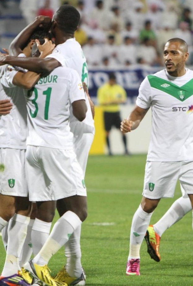 فريق الأهلي السعودي في المركز التاني